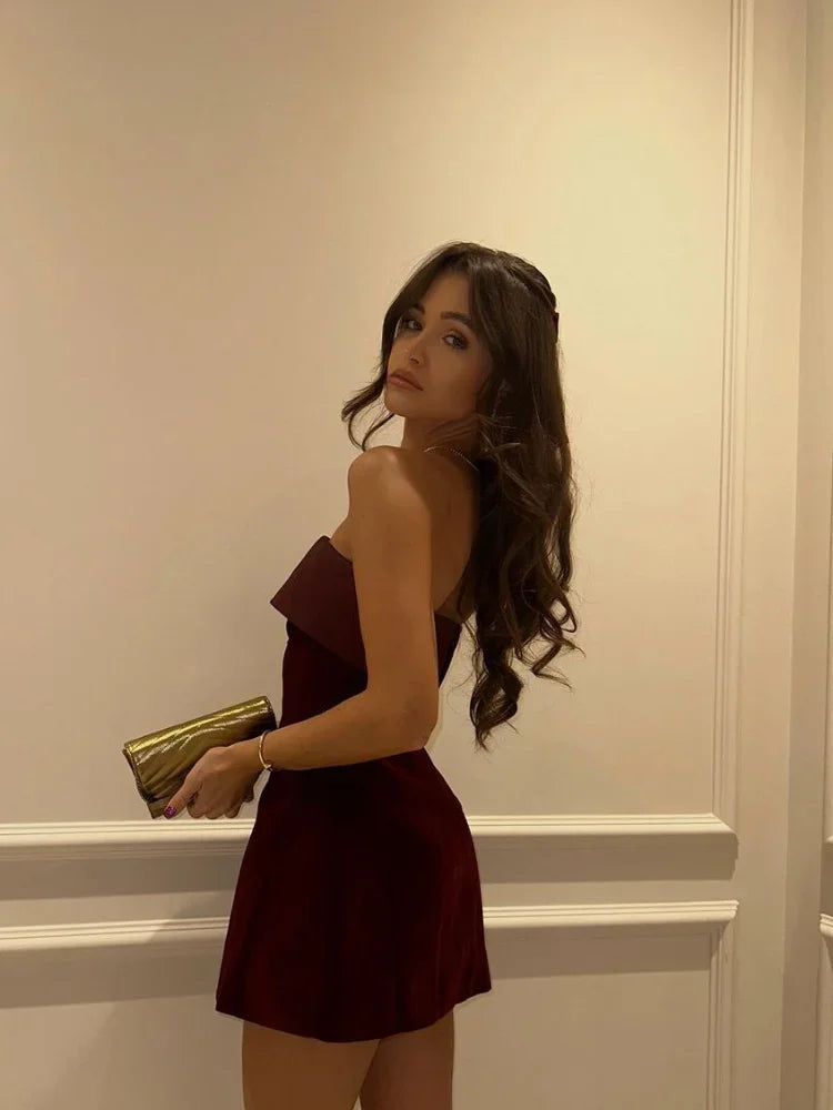 Scarlett™ | Mini vestido burdeos sin espalda de lujo